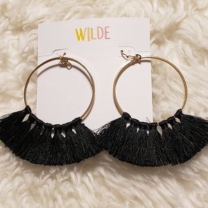 Wilde Black carnation hoop earrings